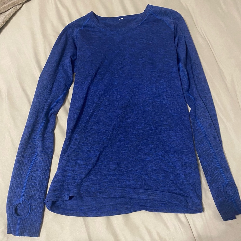 Lululemon long sleeve blue athletic workout shirt with thumb holes size 8